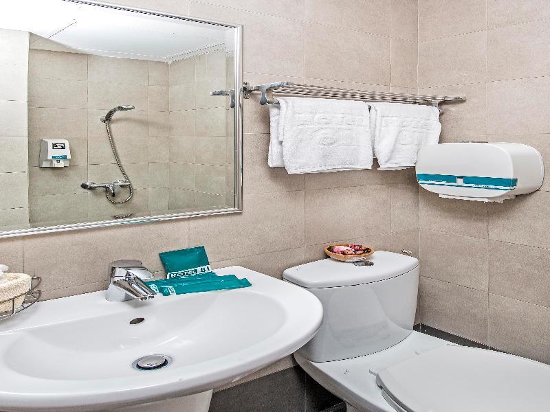 Hotel 81 Balestier Singapore Bagian luar foto